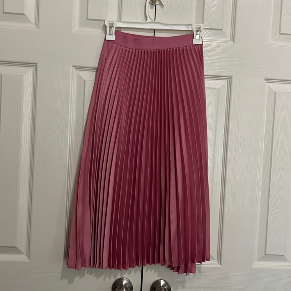 Pleated skirt